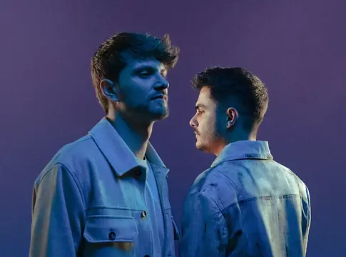 Angara új korszaka: megérkezett az érzelmes ‘Out at Sea’ Ren Oceannel