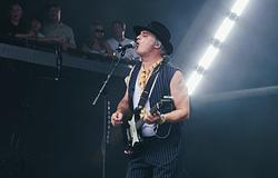 Pete Doherty Lily Allen slágerét énekelte egy koreai karaokeesten