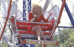 Tennessee Dolly Partont ünnepli: január 19. hivatalosan is Dolly Parton Nap