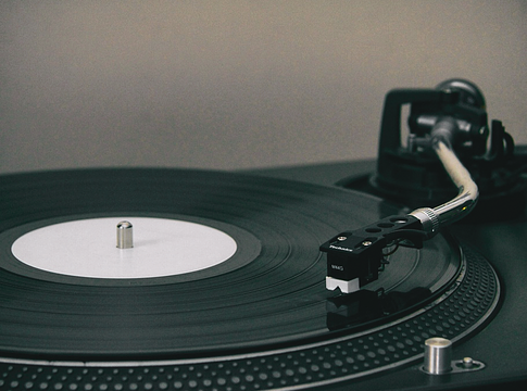 A white label bakelitek csendes lázadása: amikor csak a zene számít