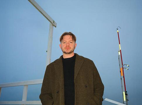 DJ Seinfeld két év után végre kiadta a Plush-t