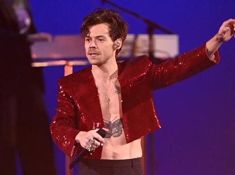 Harry Styles csendes búcsúja: zongoradarabbal zárult a Love On Tour