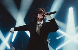 Christine & The Queens új dallal és emlékezetes koncerttel búcsúzott a Centre Pompidou-tól