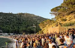 Ibiza szigetszintű stopot javasol az új klubengedélyekre