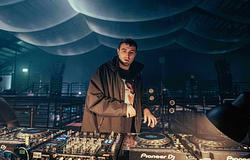 Fred again.. különleges koncertfilmmel zárja az évet az Apple Musicon