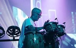 Aukcióra került Moby kézzel rajzolt DJ-demókazettája