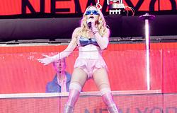 Madonna váratlan miniszettel táncparketté változtatta a Times Square-t