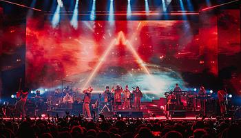 Gorillaz a Tottenham Stadiumban: kapunyitás, program és exkluzív merch