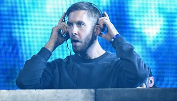 Egy pizzaszelet repült Calvin Harris közönségébe Belfastban