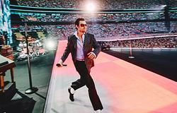 Harry Styles Hockneynek tisztelegve indította rekorddöntő Wembley-szériáját