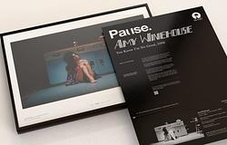 Pause: az UMG UK új projektje, amely művészeti nyomatokká változtatja a zenei videók ikonikus pillanatait