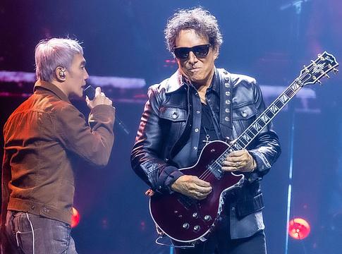 Neal Schon reagált Arnel Pineda kijelentéseire a turnészerződésről