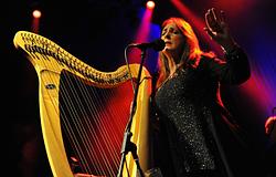 Elhunyt Moya Brennan, a first lady of Celtic music – világszerte búcsúznak tőle