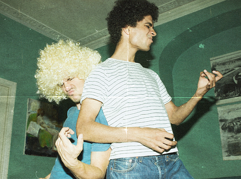 Eltűnő barátságok: miért nehezebb ma közeli kapcsolatokat fenntartani, mint valaha?