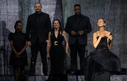 Céline Dion könnyek között tért vissza Párizsban