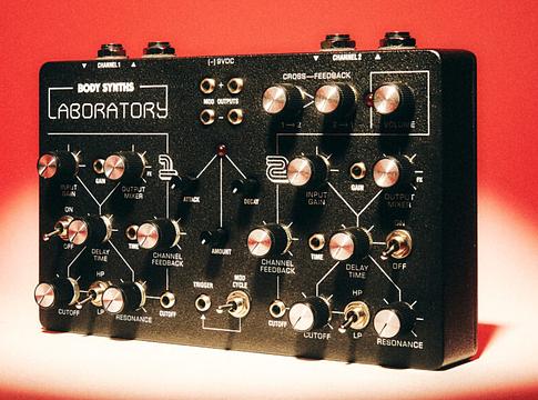 Body SYNTHs Laboratory: duál FX doboz, ami feedbackből drónszintit farag