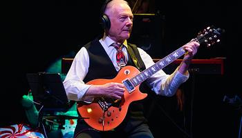Robert Fripp: máig rejtély, miért „shaved my balls” a kórházban