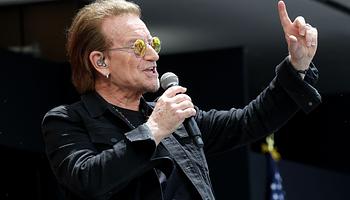 Bono ismét nekiment Musknak az USAID-vágások miatt