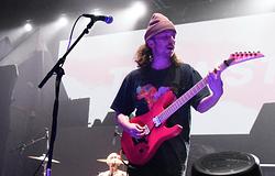 Brady Ebert zenekara mégis kiadja debüt-EP-jét a vádemelés után