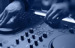 Megérkezett a Native Instruments Traktor MX2 – a hordozható professzionális DJ-élmény új szintje