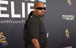 Kanye West peren kívül egyezett meg korábbi asszisztensével