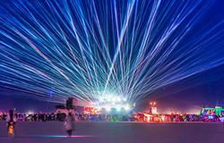Szigorít a lézereken a Burning Man