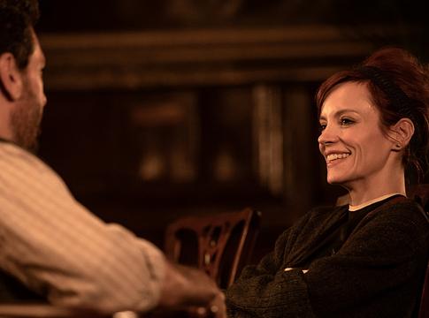Lily Allen vezeti a szüfrazsetteket a Virginia Woolf’s Night And Day friss klipjében – exkluzív az NME-n