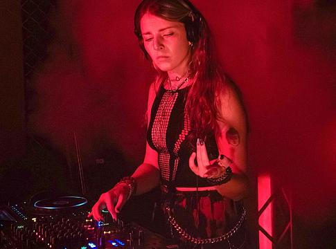 DJ Varya Karpova szerint a TikTok kiüresítette a Hard Techno kultúrát