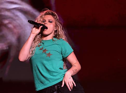 Reneé Rapp egészségi okok miatt elhalasztja turnéját – új dátumok hamarosan