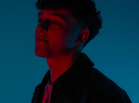 Tomas Grey új kislemeze, a „Rumors” nagy lendülettel zárta 2025-öt