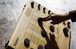 Tembo: játékos hardveres szekvenszer, amely mindenki számára megnyitja a zenealkotást