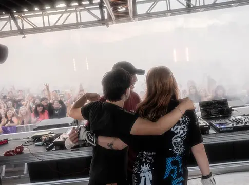 Skrillex, Porter Robinson és Ninajirachi együtt állt a pult mögé