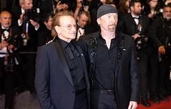 Bono és The Edge teljes akusztikus koncertje elérhető a Woody Guthrie-díjátadóról