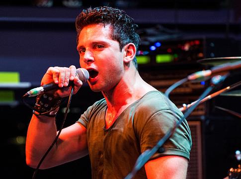 Bíróság előtt Ross Wild: nemi erőszak és szexuális zaklatás vádja az egykori Spandau Ballet-énekes ellen