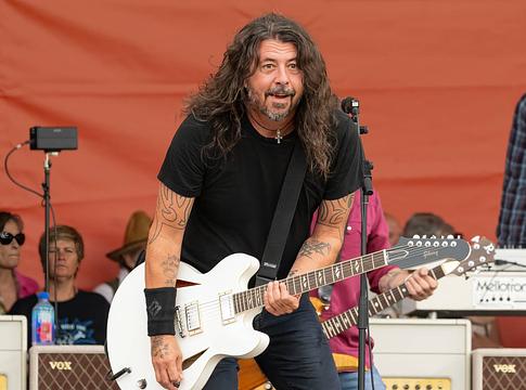 Dave Grohl villant: „These are too easy!” a Track Starban