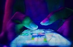 Nem tudsz leállni a görgetéssel? Lehet, hogy a génjeid tehetnek róla