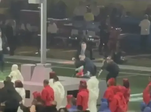 Kendrick Lamar Super Bowl fellépése és a politikai zászlós incidens
