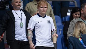 Ed Sheeran meglepte az angol válogatottat, a rajongók megosztottak