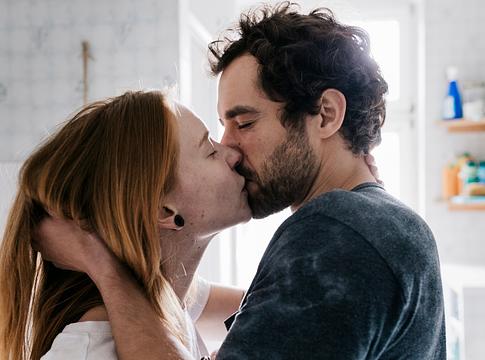 Randizás takarítás közben? Itt a Choremance-trend