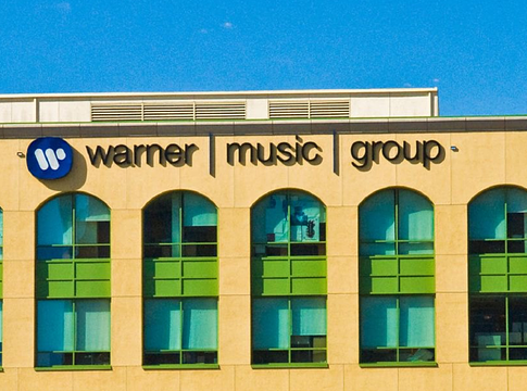 Warner Music: elutasíttatná az AI-jogdíjas pert