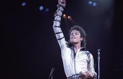 Michael Jackson-életrajzi filmről levágták a zaklatási vádakat, a reshoot 15 millió dollárba került