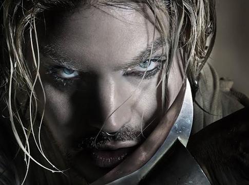 Adam Lambert új albuma Adam címmel érkezik, itt az EAT U Alive