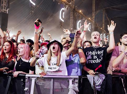 Uberrel mentek át a Leeds Festivalról a Creamfieldsre