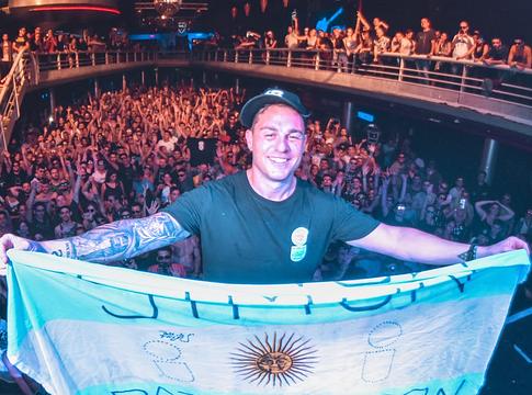 Simon Patterson súlyos betegség miatt lemondta a Luminosity Beach Festival fellépését