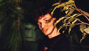iFeature a stúdió, a kód és a klub között építi saját hangzását