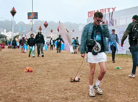 Könyv örökíti meg a Glastonbury legcsendesebb óráit