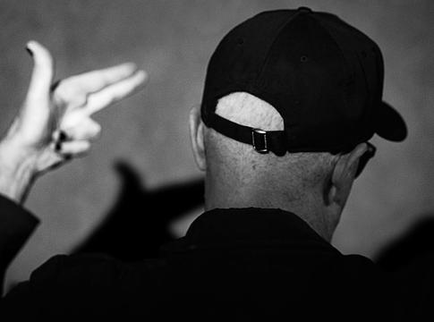 apaull kiadta új albumát, a Gunfactor-t