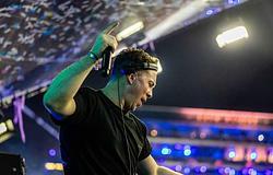 Waiting for the Drop – A szupersztár DJ-k felemelkedése és az EDM árnyoldalai