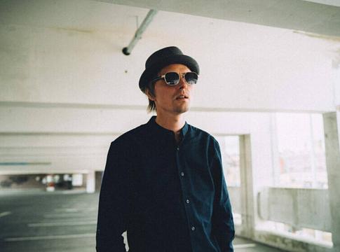 Liam Fender a ‘Here We Are’ dallal zárja le jelenlegi zenei korszakát