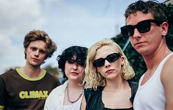 Távozik a Pale Waves gitárosa, Hugo Silvani